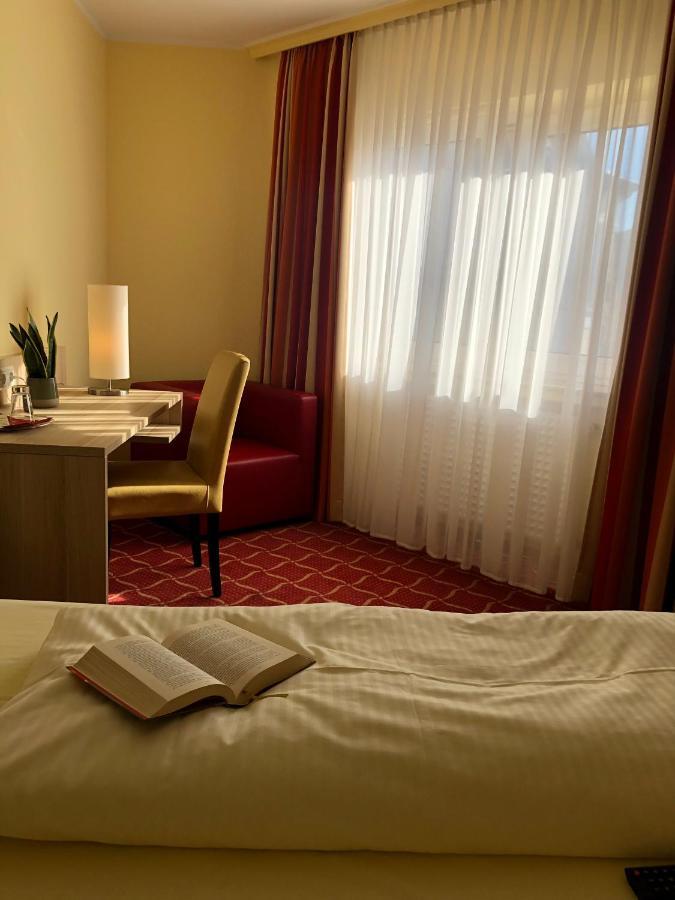 Montana Koeln-bonn Airport Hotel 3*