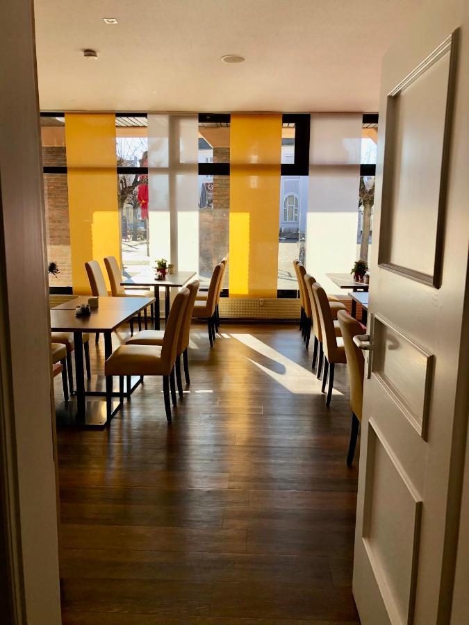 Montana Koeln-bonn Airport Hotel 3*
